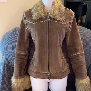 Bomber jacket with faux fur color